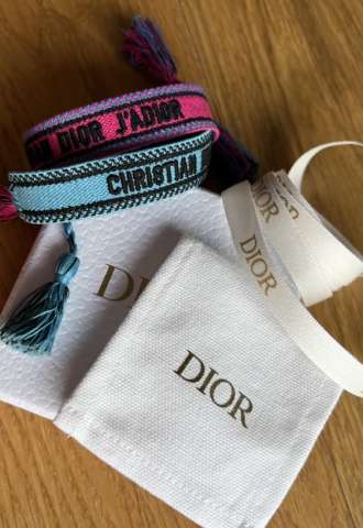 https://www.vipluxury.sk/Dior náramky s kompet balením