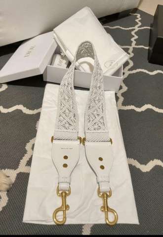 https://www.vipluxury.sk/Christian Dior strap