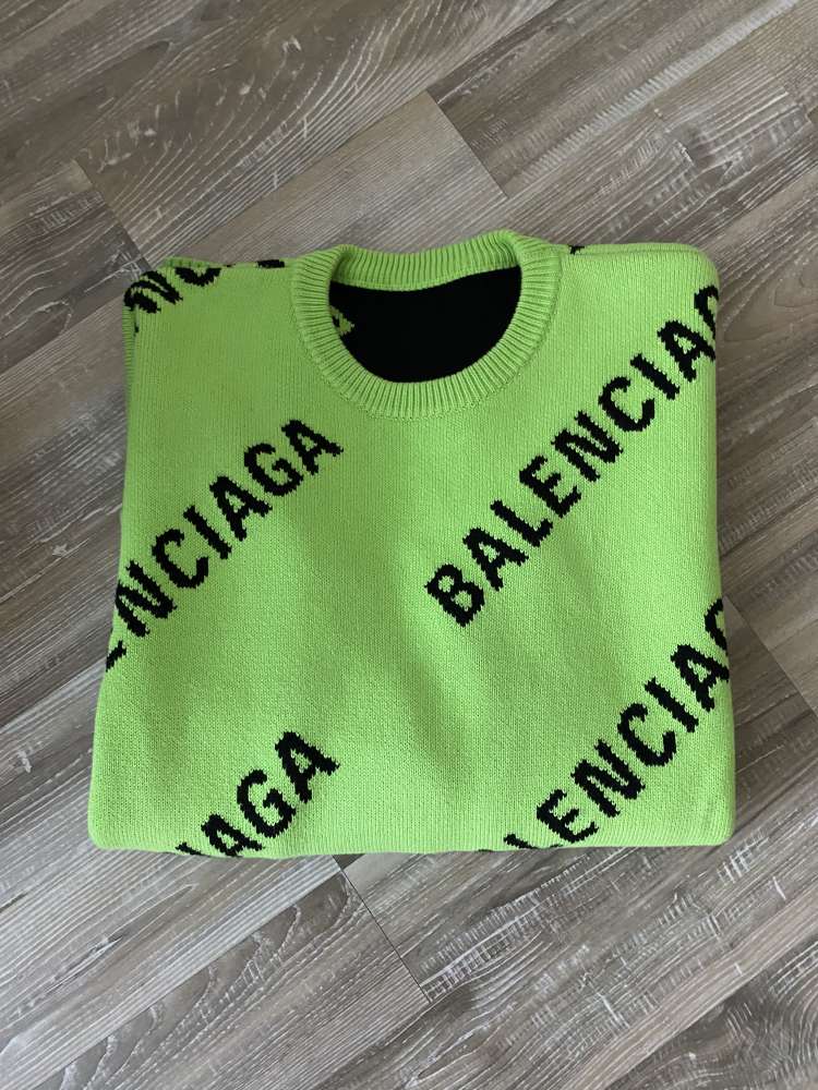Balenciaga sveter M
