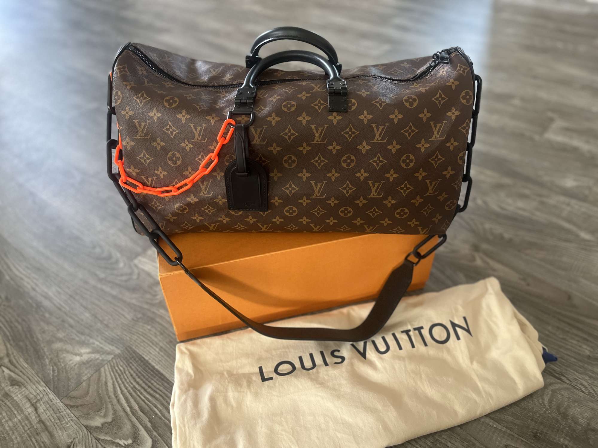 Louis Vuitton Keepal
