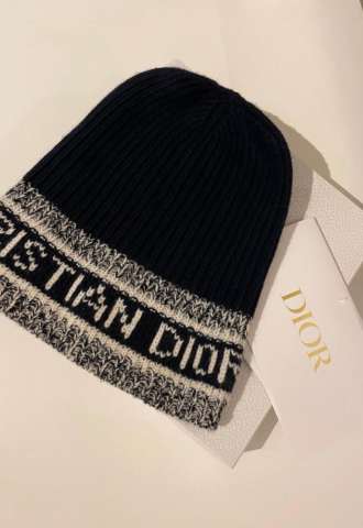 https://www.vipluxury.sk/Dior ciapka