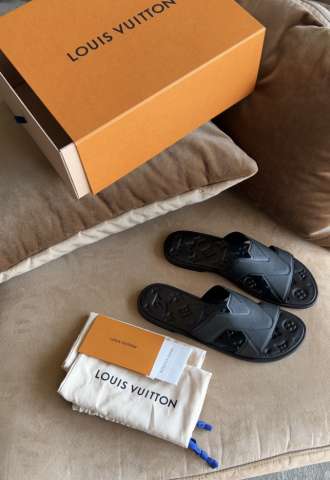 https://www.vipluxury.sk/Louis Vuitton Oasis čierne šľapky