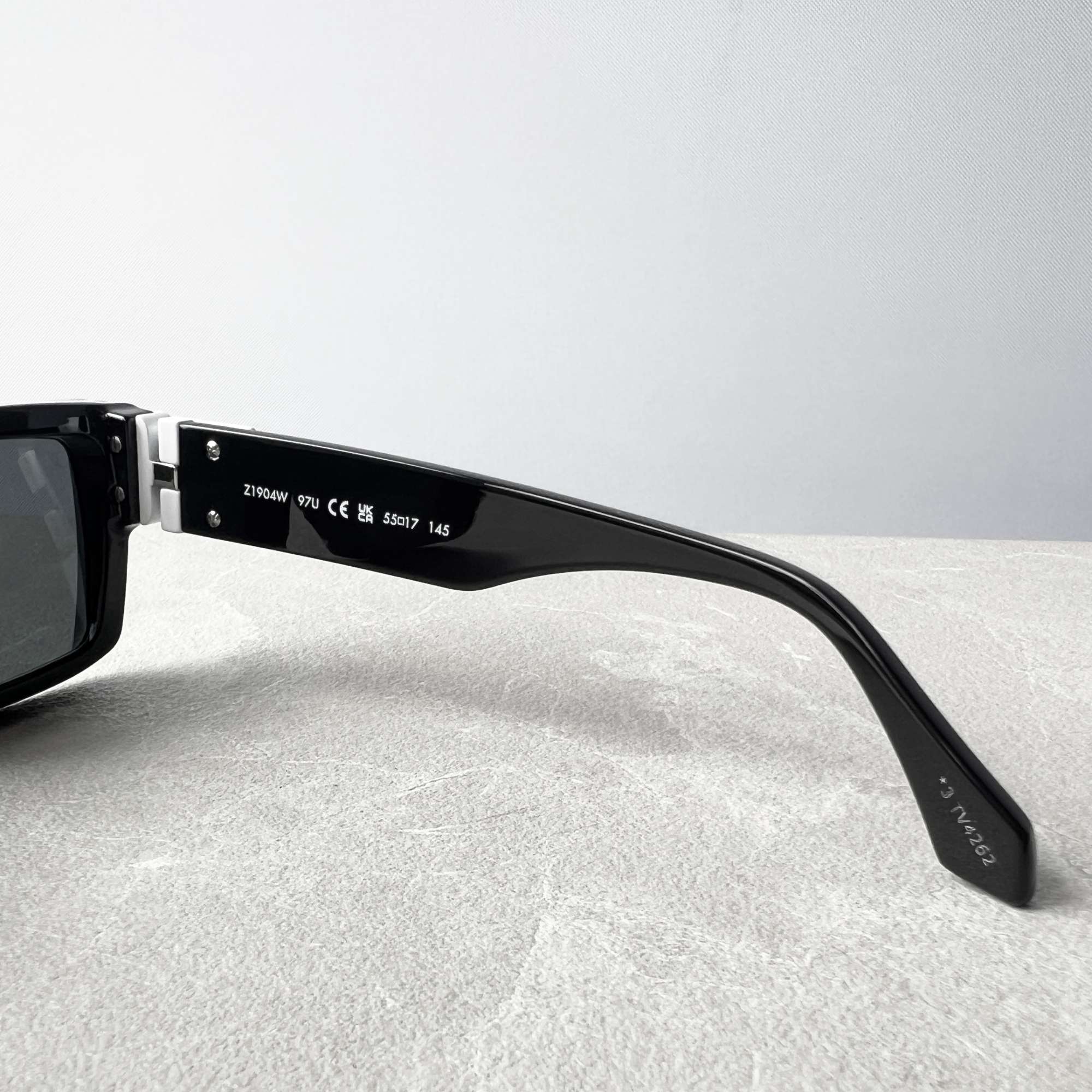 Louis Vuitton x Kusama 1.1 Millionaires slnečné okuliare čierne v komplet balení