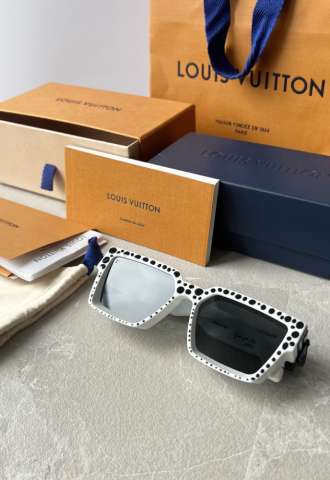 https://www.vipluxury.sk/Louis Vuitton x Kusama 1.1 Millionaires slnečné okuliare biele v komplet balení