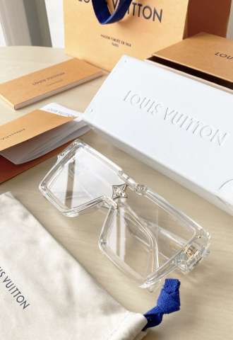 https://www.vipluxury.sk/Louis Vuitton Cyclone transparentné okuliare v komplet balení