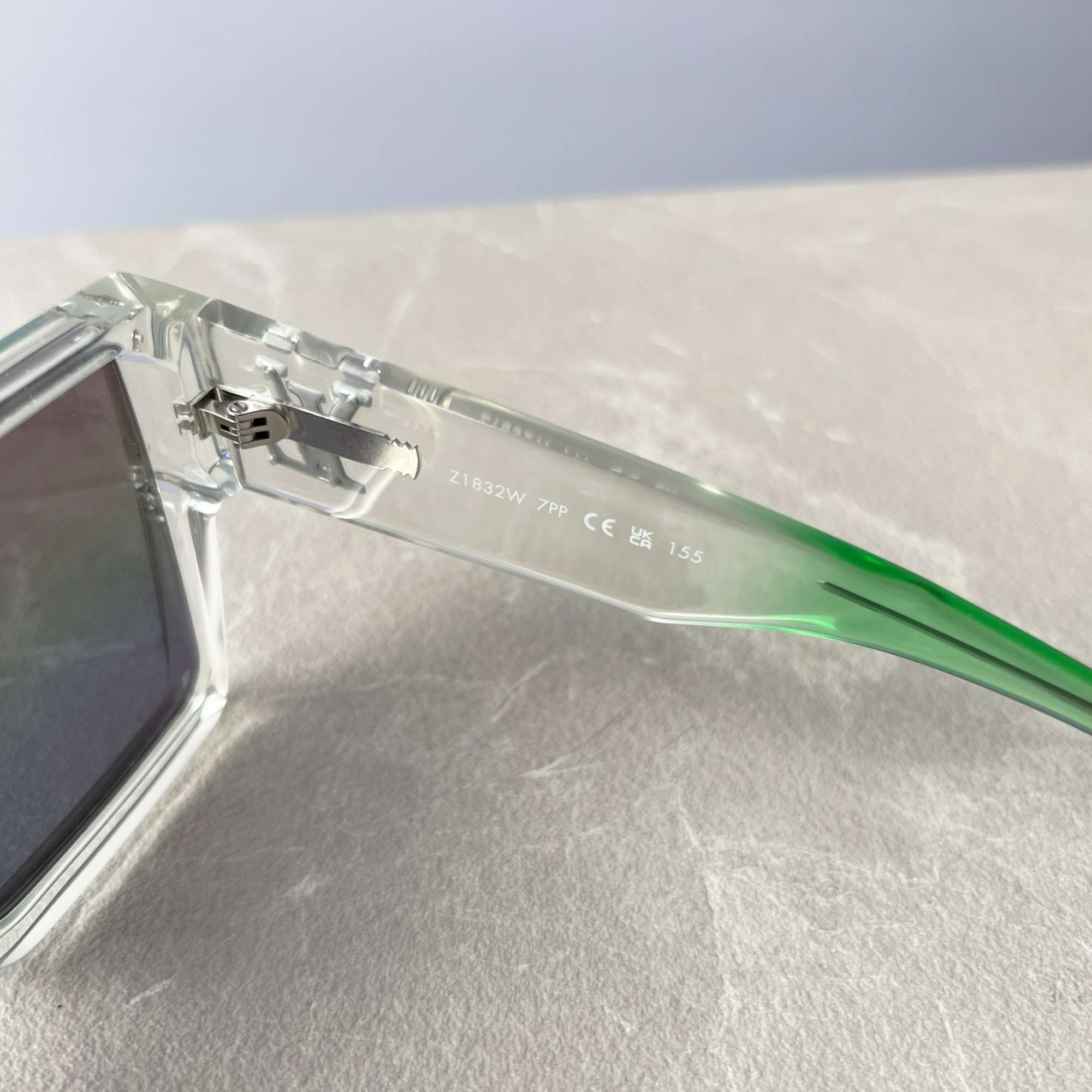 Louis Vuitton Cyclone transparentné slnečné okuliare v komplet balení