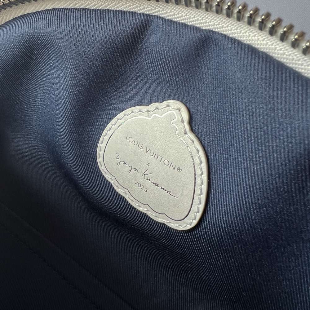 Louis Vuitton Maxi Bumbag biela celokožená ľadvinka taška