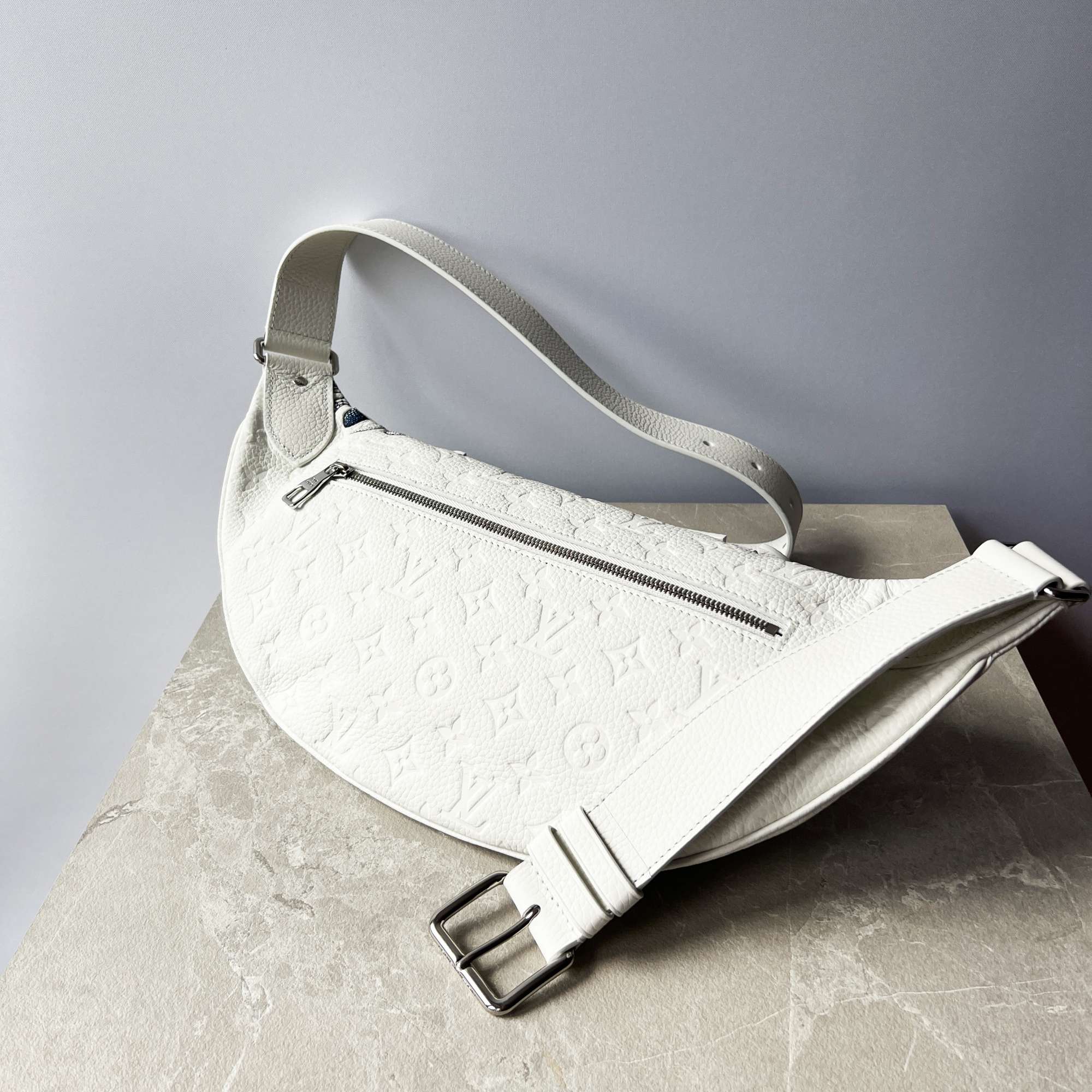 Louis Vuitton Maxi Bumbag biela celokožená ľadvinka taška