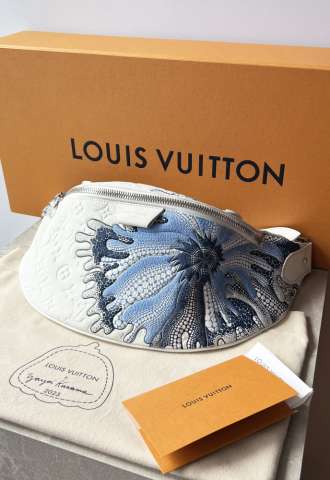https://www.vipluxury.sk/Louis Vuitton Maxi Bumbag biela celokožená ľadvinka taška