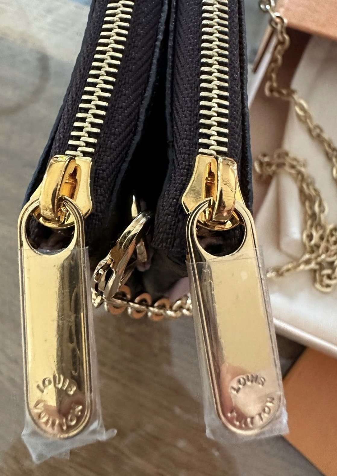 Louis Vuitton Double zip Pochette