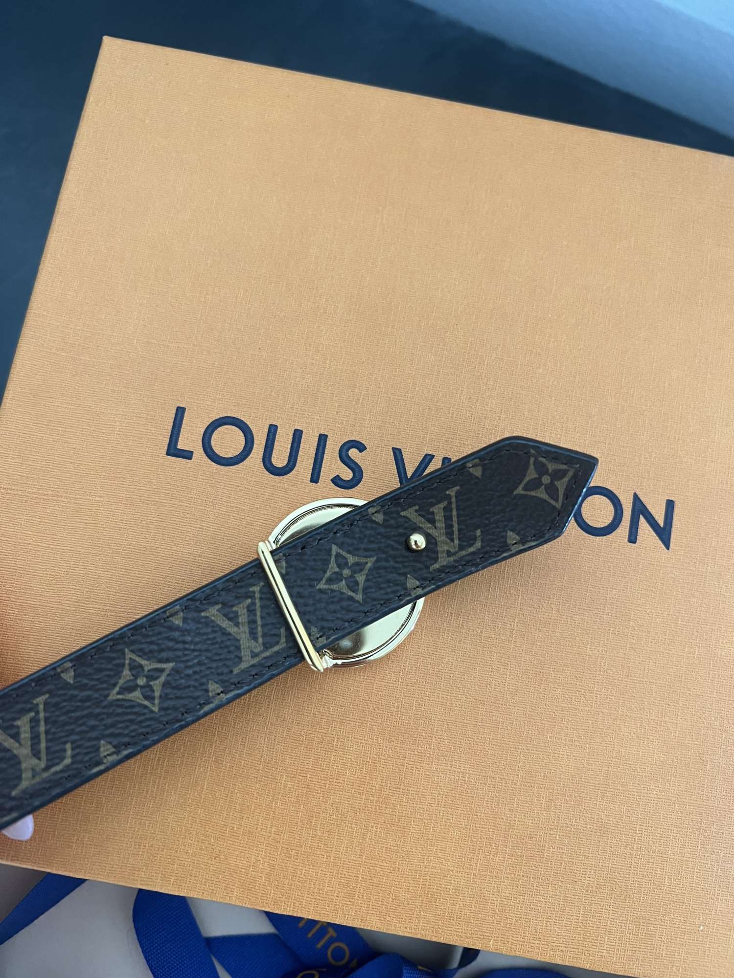 Louis Vuitton obojstranný opasok