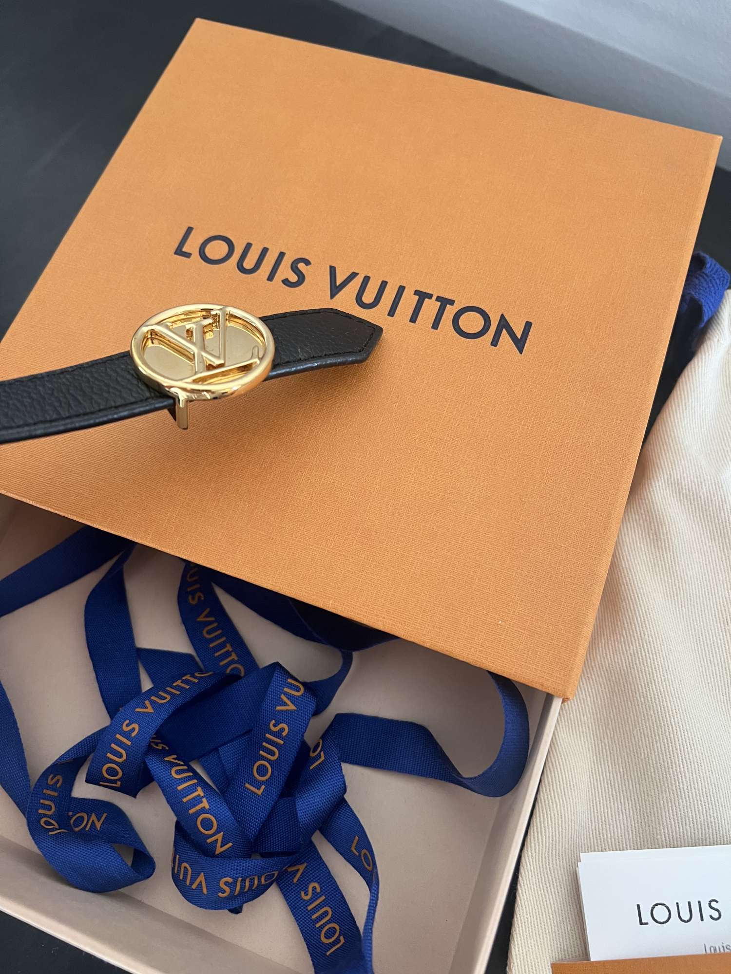 Louis Vuitton obojstranný opasok