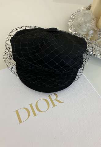 https://www.vipluxury.sk/Dior baretka