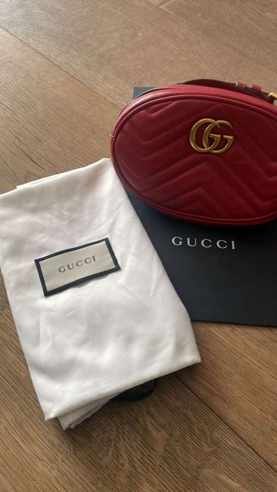 Gucci Quilted Leather Marmont Waist Belt size 85 Bag 18x12x4