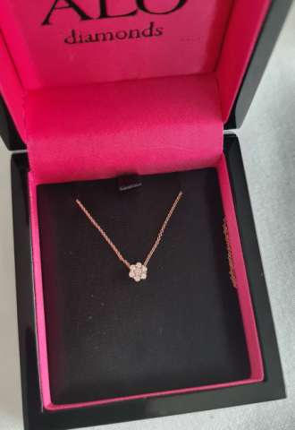 https://www.vipluxury.sk/Briliantový náhrdelník ALO diamonds