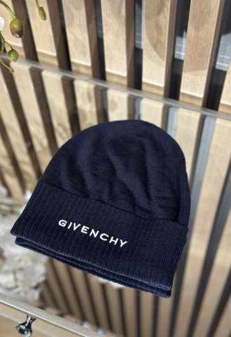 https://www.vipluxury.sk/Givenchy čiapka
