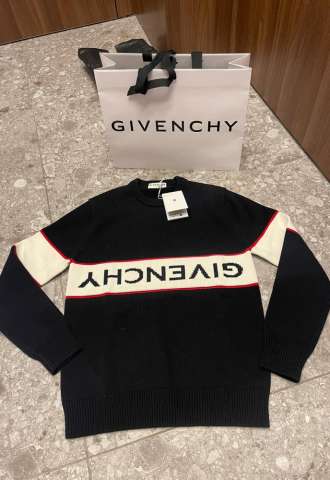 https://www.vipluxury.sk/Givenchy sveter