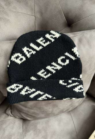 https://www.vipluxury.sk/Balenciaga čiapka