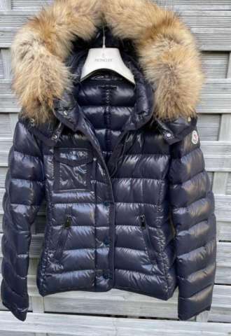 https://www.vipluxury.sk/Moncler zimná bunda