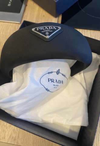 https://www.vipluxury.sk/Prada čelenka