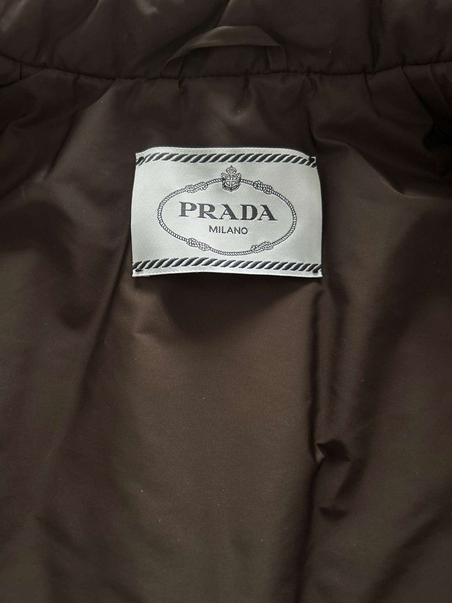 Nylonová bunda Prada