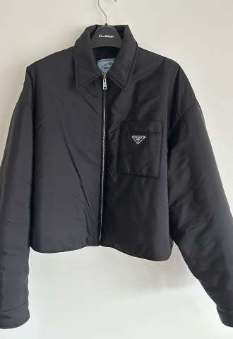 https://www.vipluxury.sk/Nylonová bunda Prada