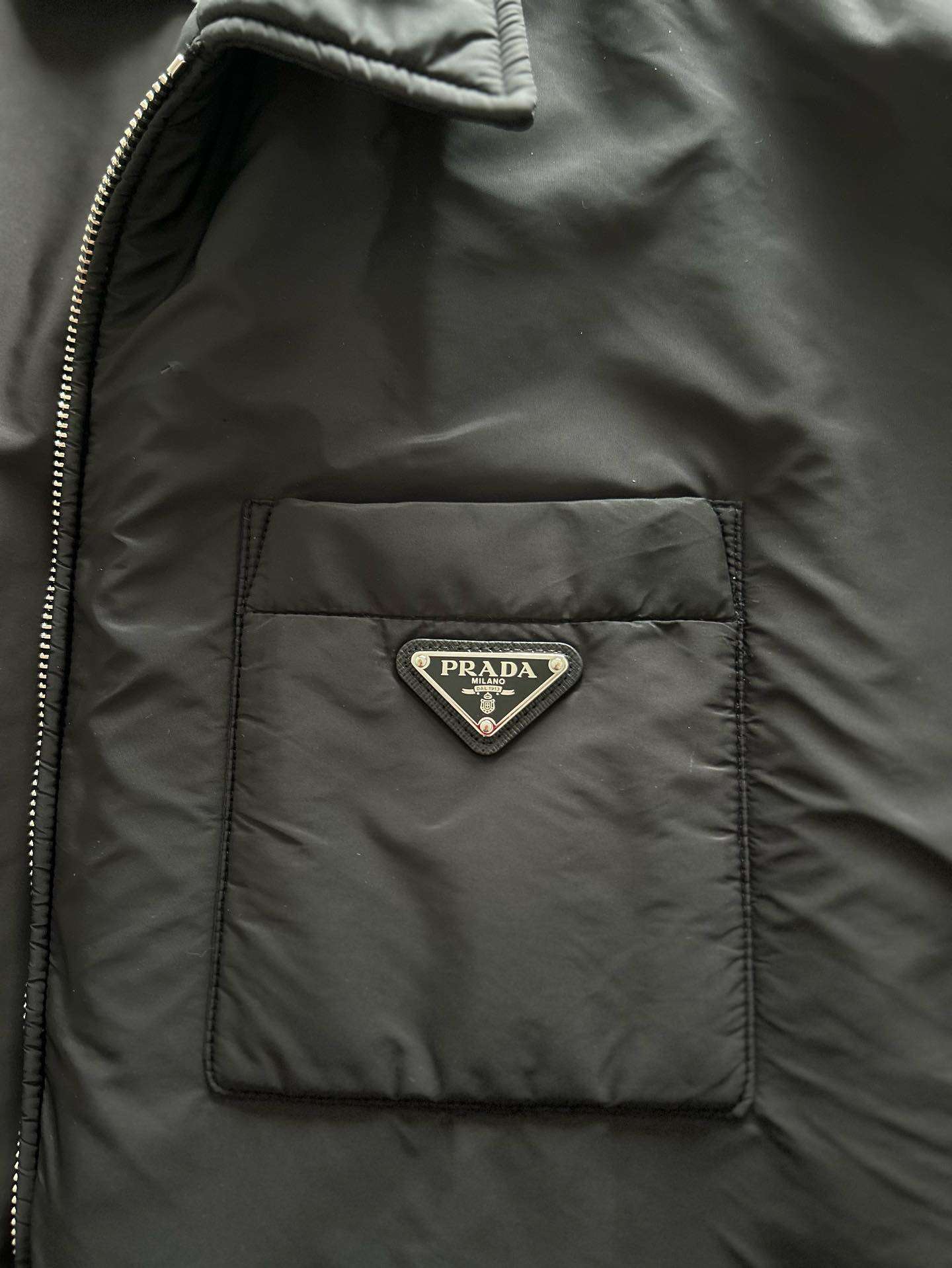 Nylonová bunda Prada