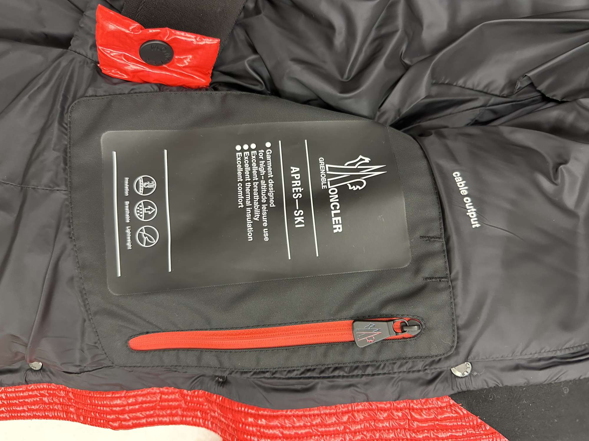 Moncler Bunda dámska