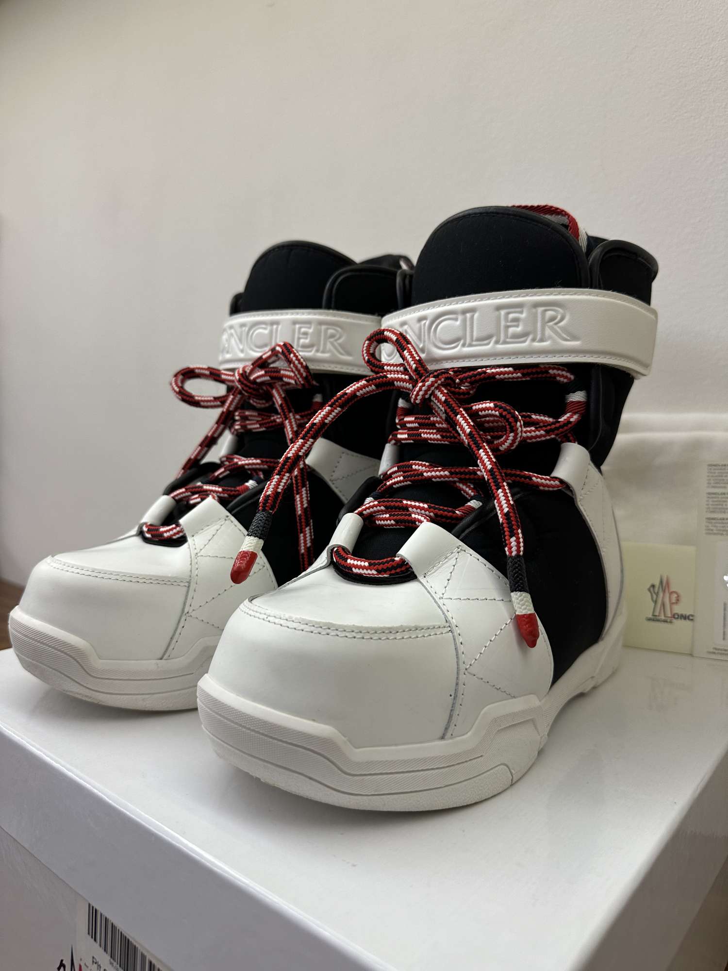 Moncler topánky / snehule