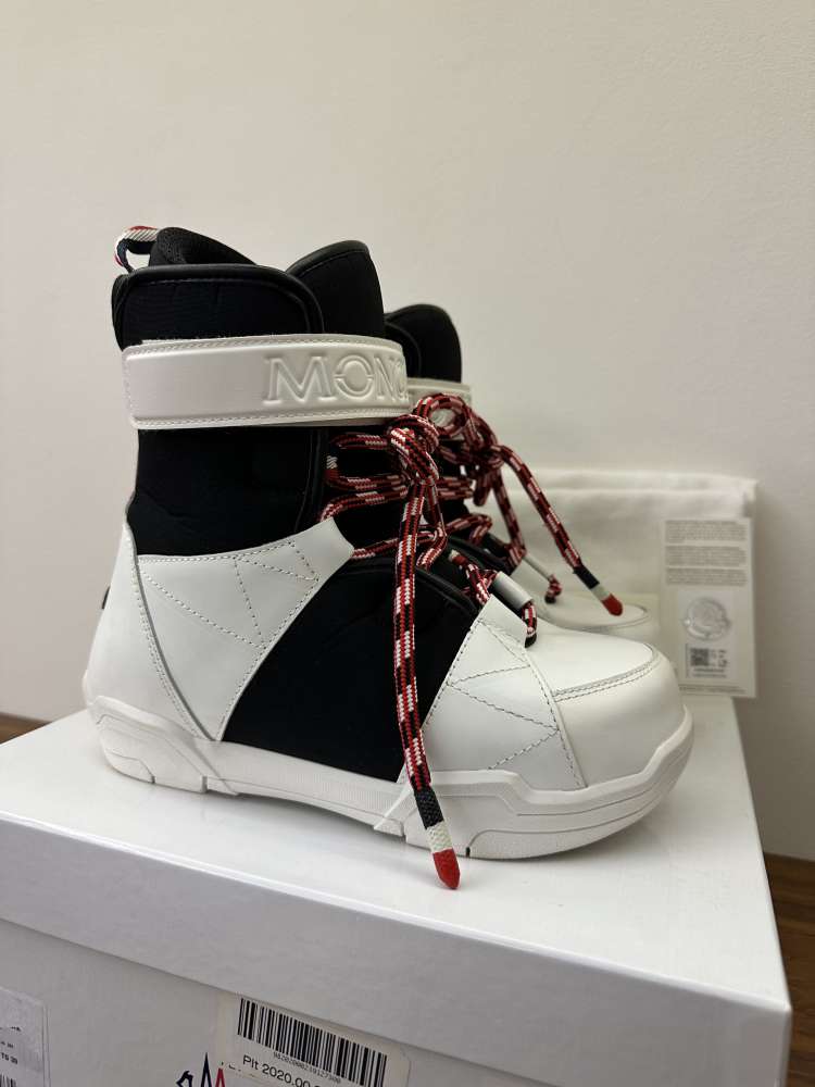 Moncler topánky / snehule