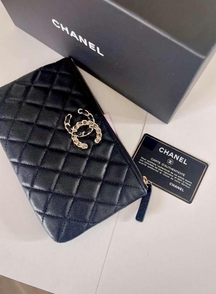 Chanel clutch