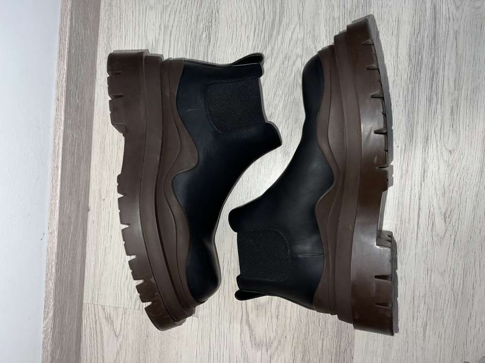 Bottega Veneta Tire leather boots