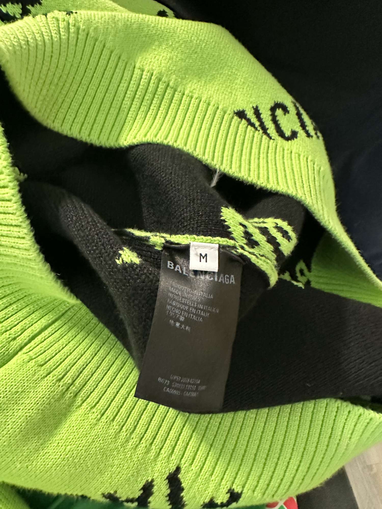 Balenciaga sveter