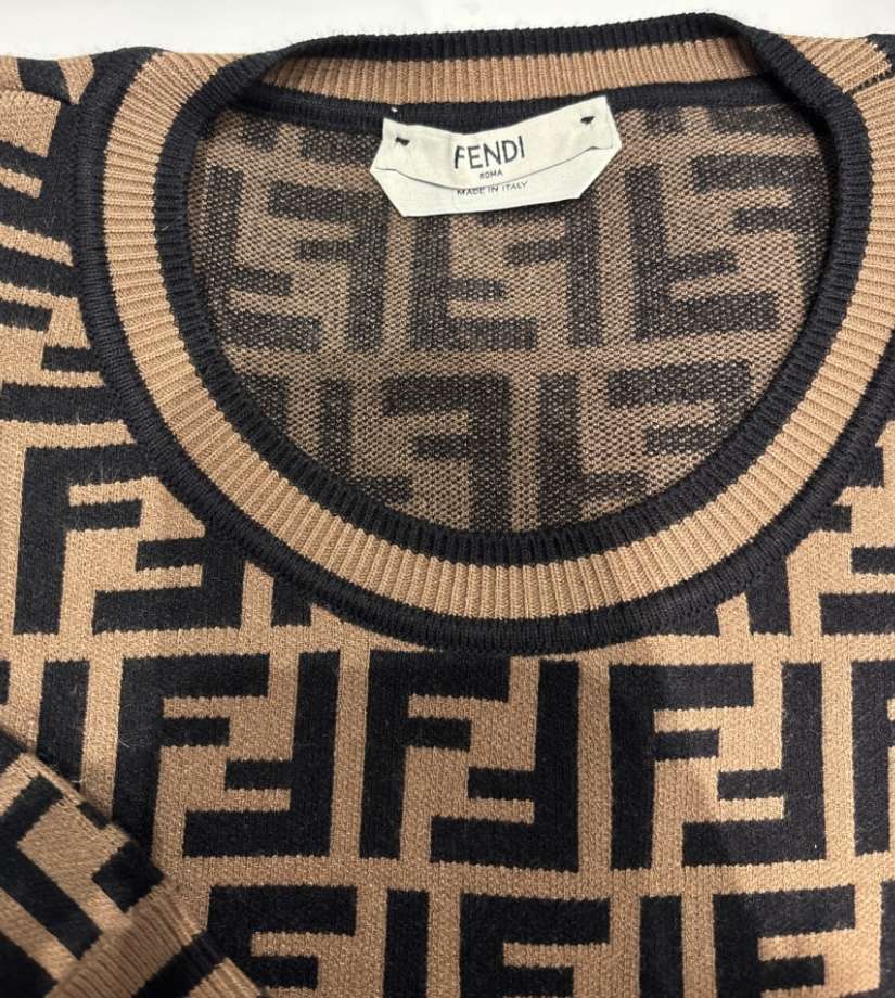 Fendi sveter