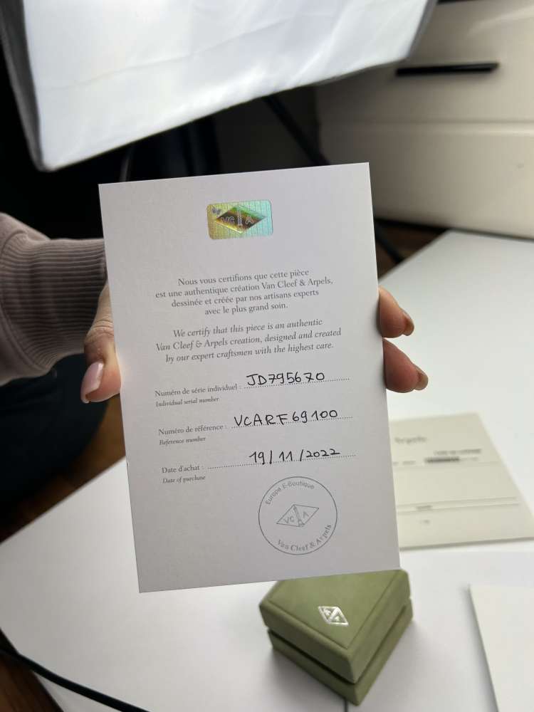 Van Cleef & Arpels Alhambra nahrdelnik mother of pearl