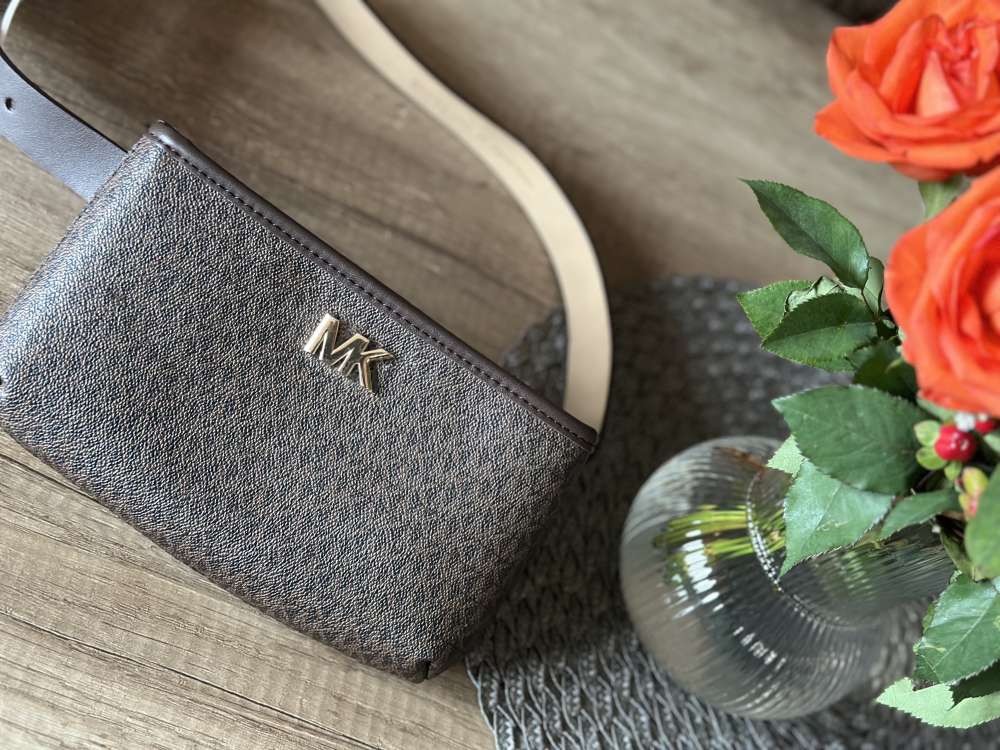 Michael Kors ledvinka