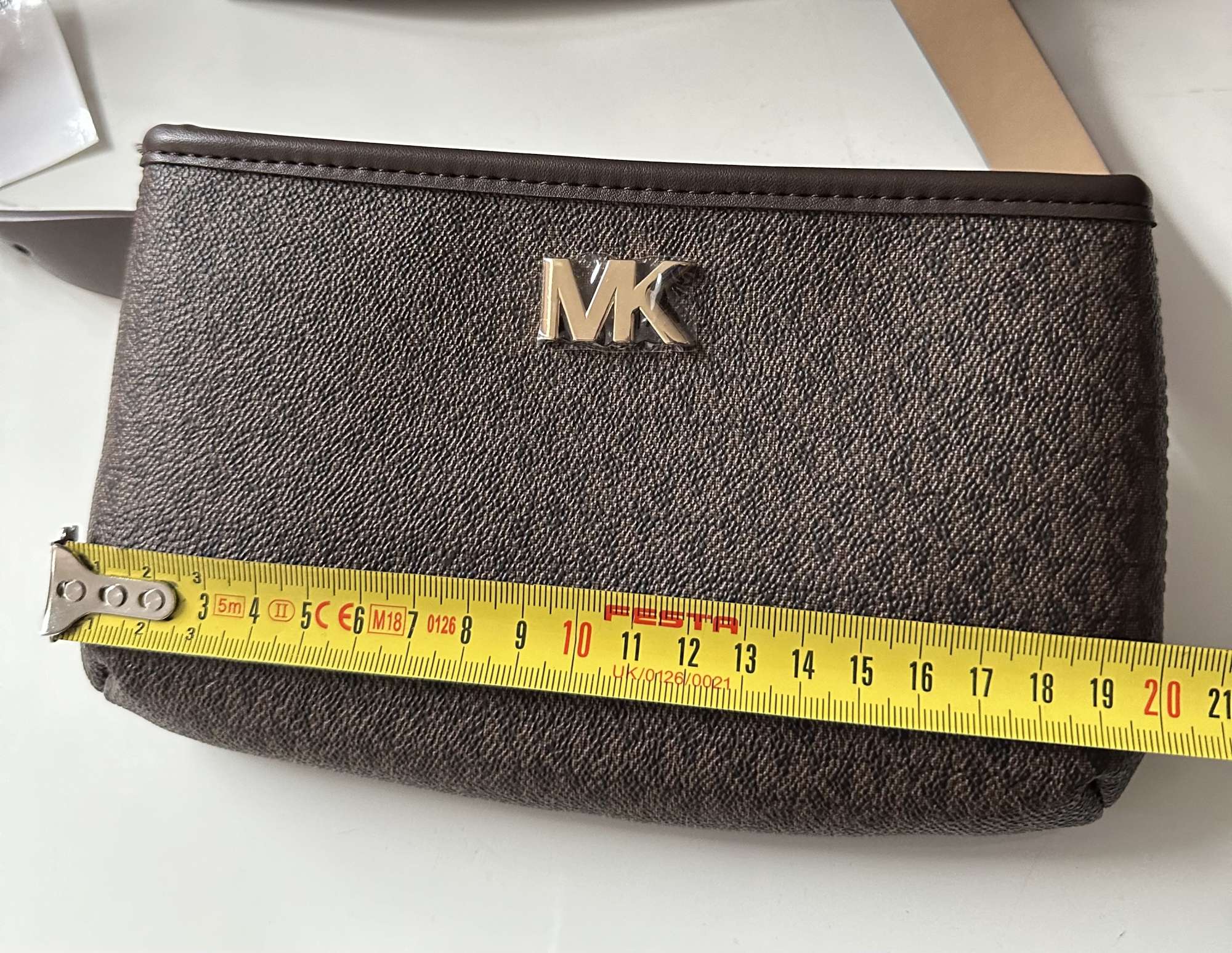 Michael Kors ledvinka