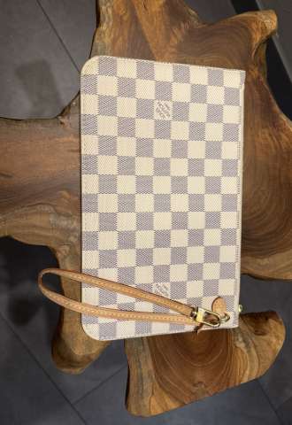 https://www.vipluxury.sk/Louis Vuitton pochette