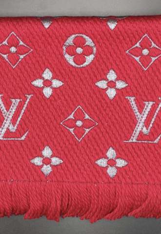 https://www.vipluxury.sk/Louis Vuitton new scarf Logomania M75832