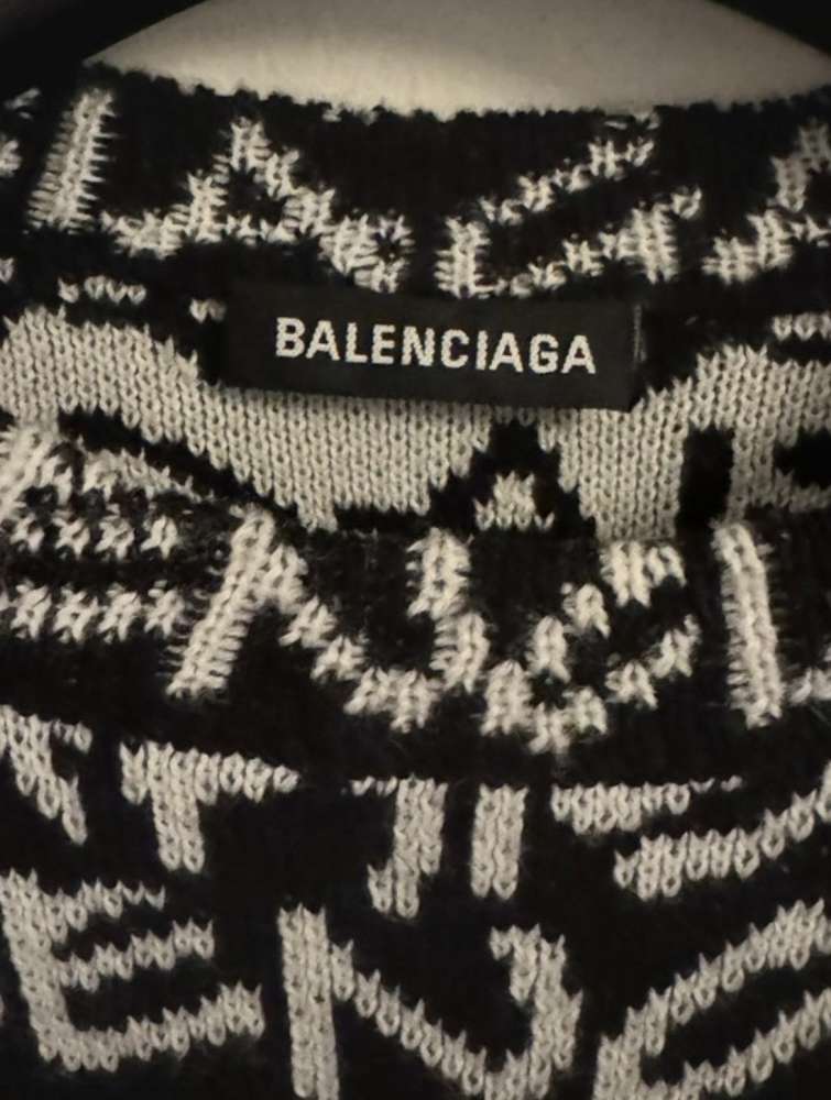 Balenciaga pulover