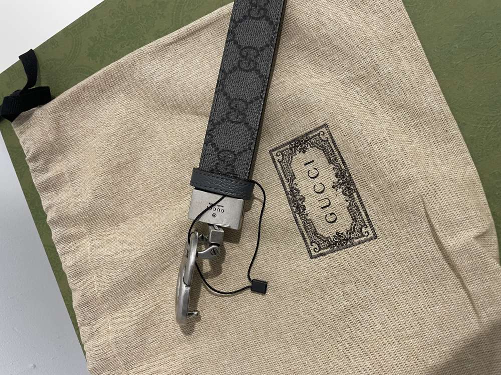 Gucci obojstranný opasok