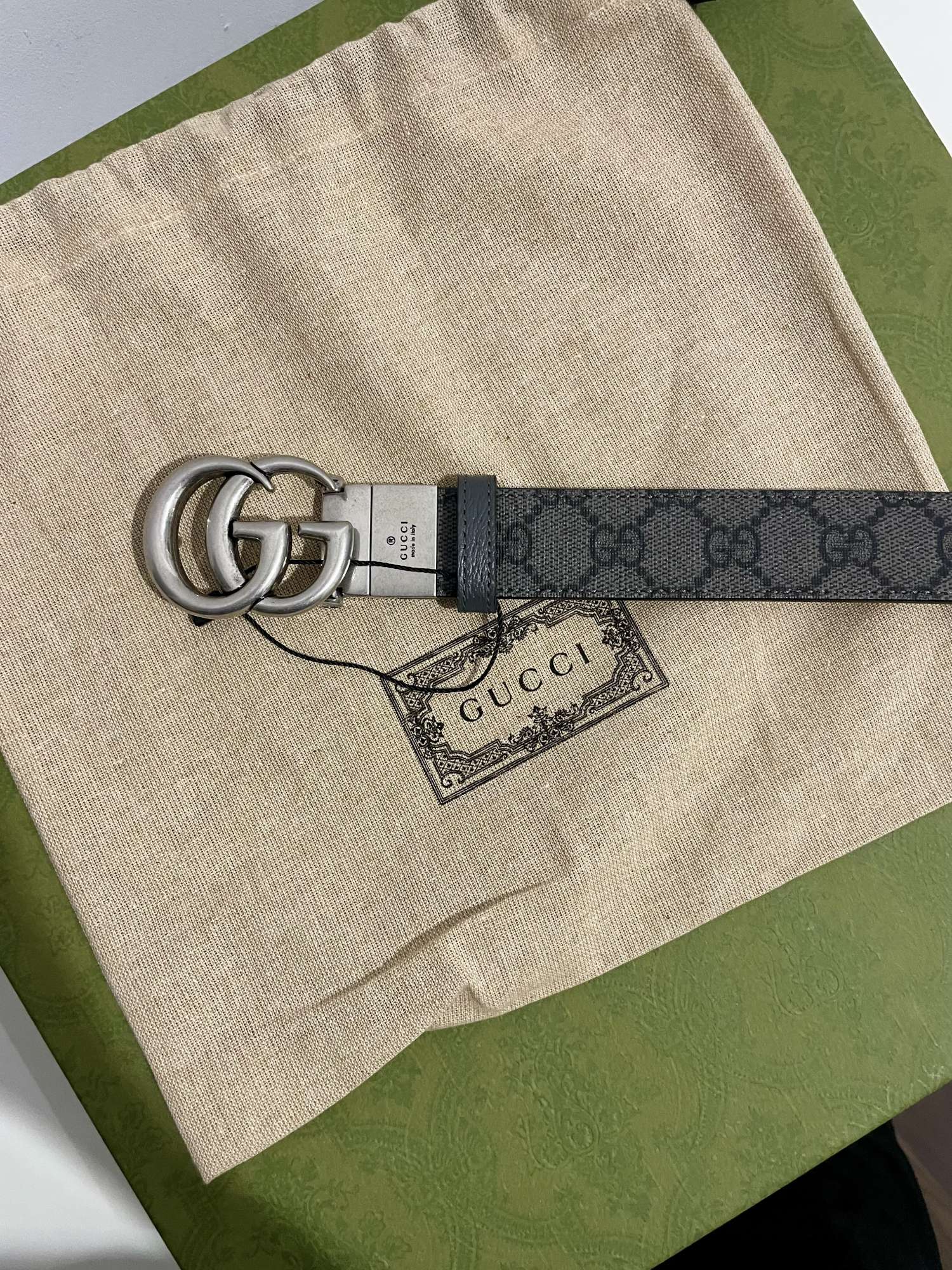 Gucci obojstranný opasok