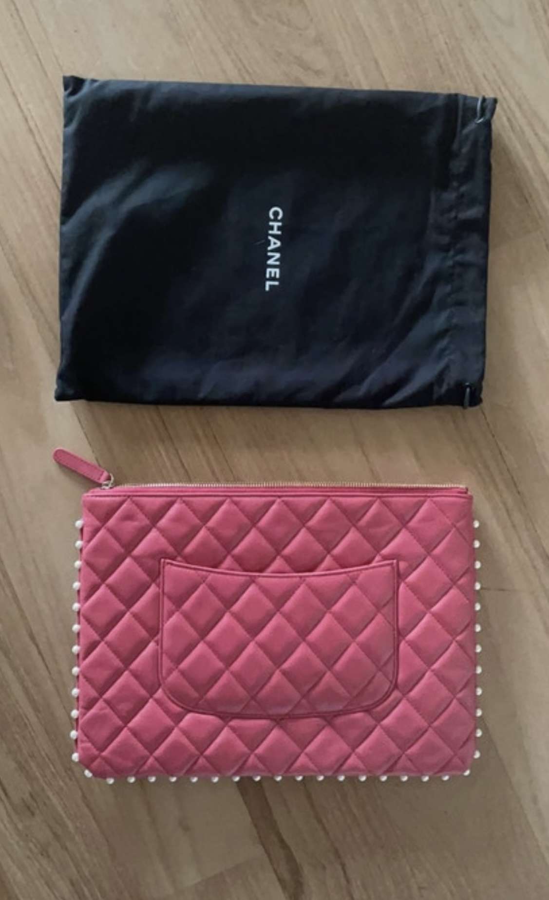 Chanel krasny clutch