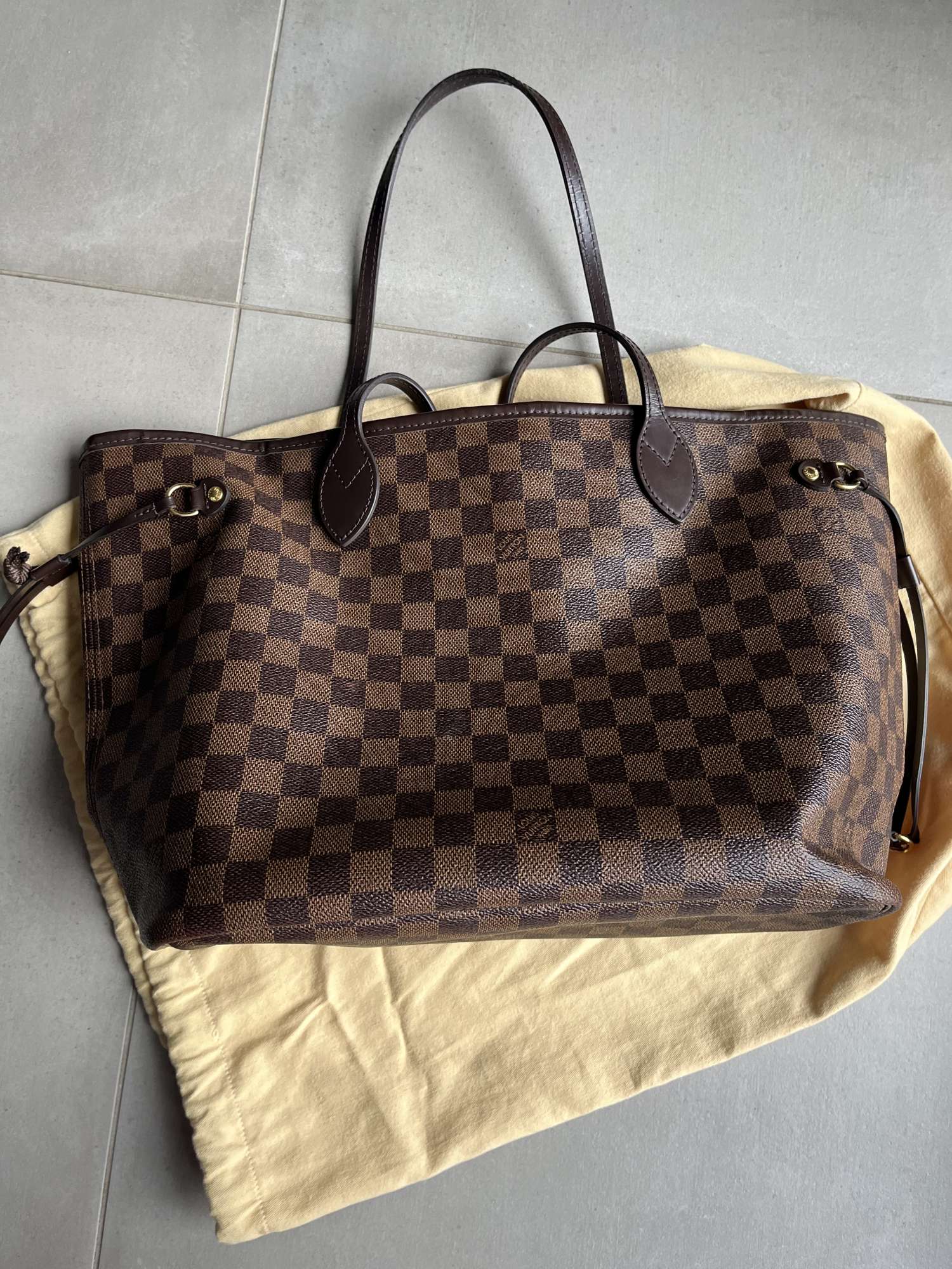 Louis Vuitton Neverfull ruzove vnutro