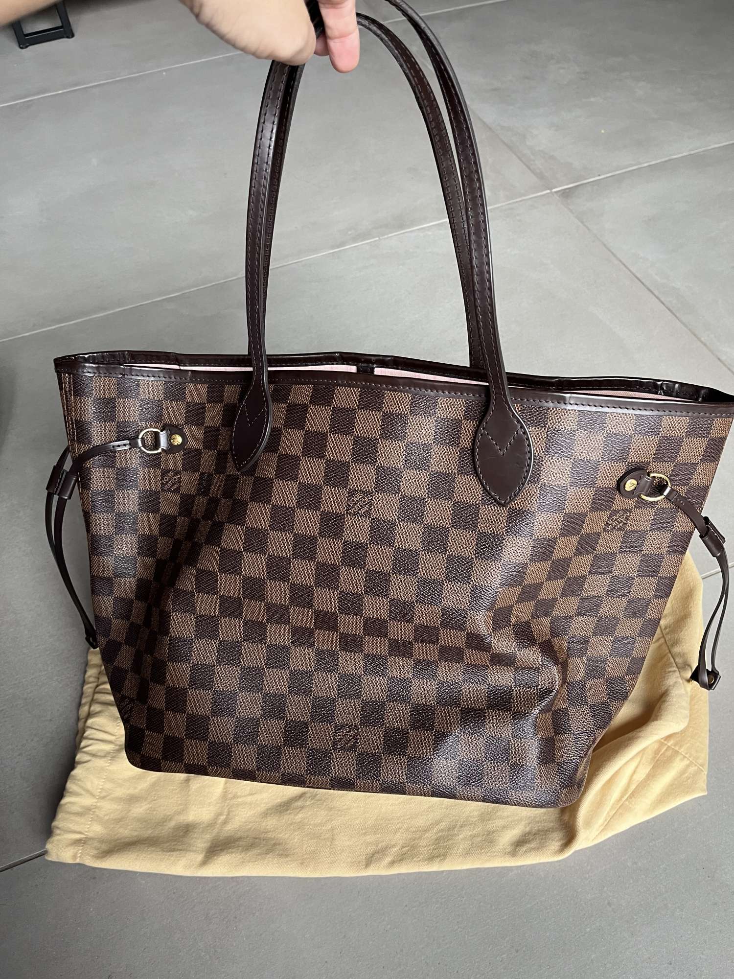 Louis Vuitton Neverfull ruzove vnutro