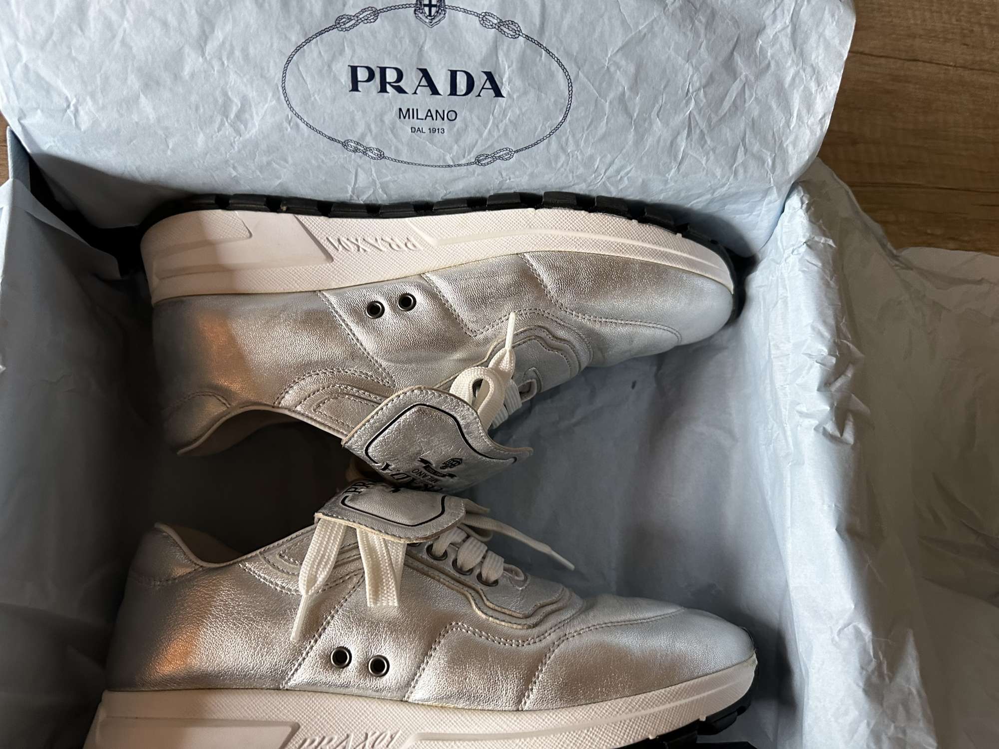 Prada stříbrné tenisky