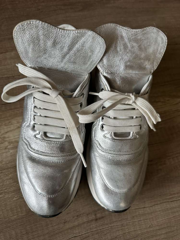 Prada stříbrné tenisky