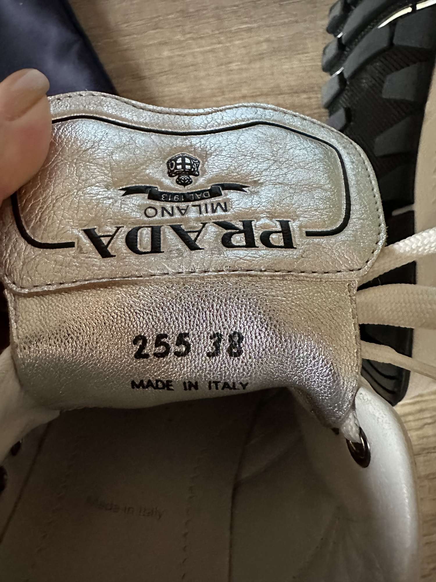 Prada stříbrné tenisky