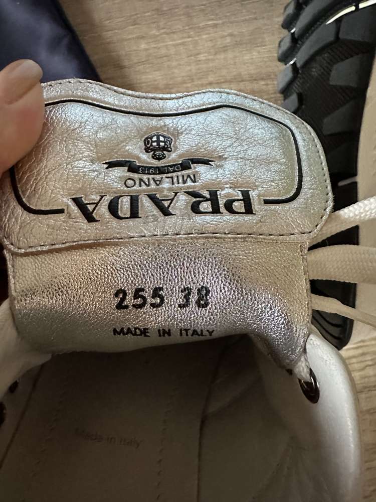 Prada stříbrné tenisky