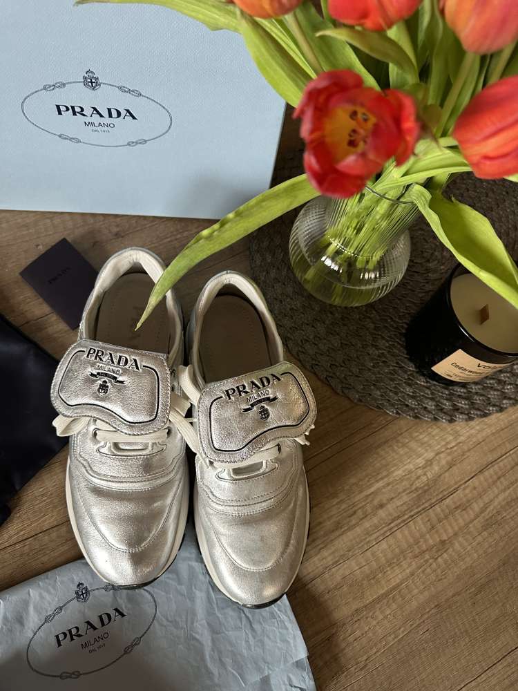 Prada stříbrné tenisky